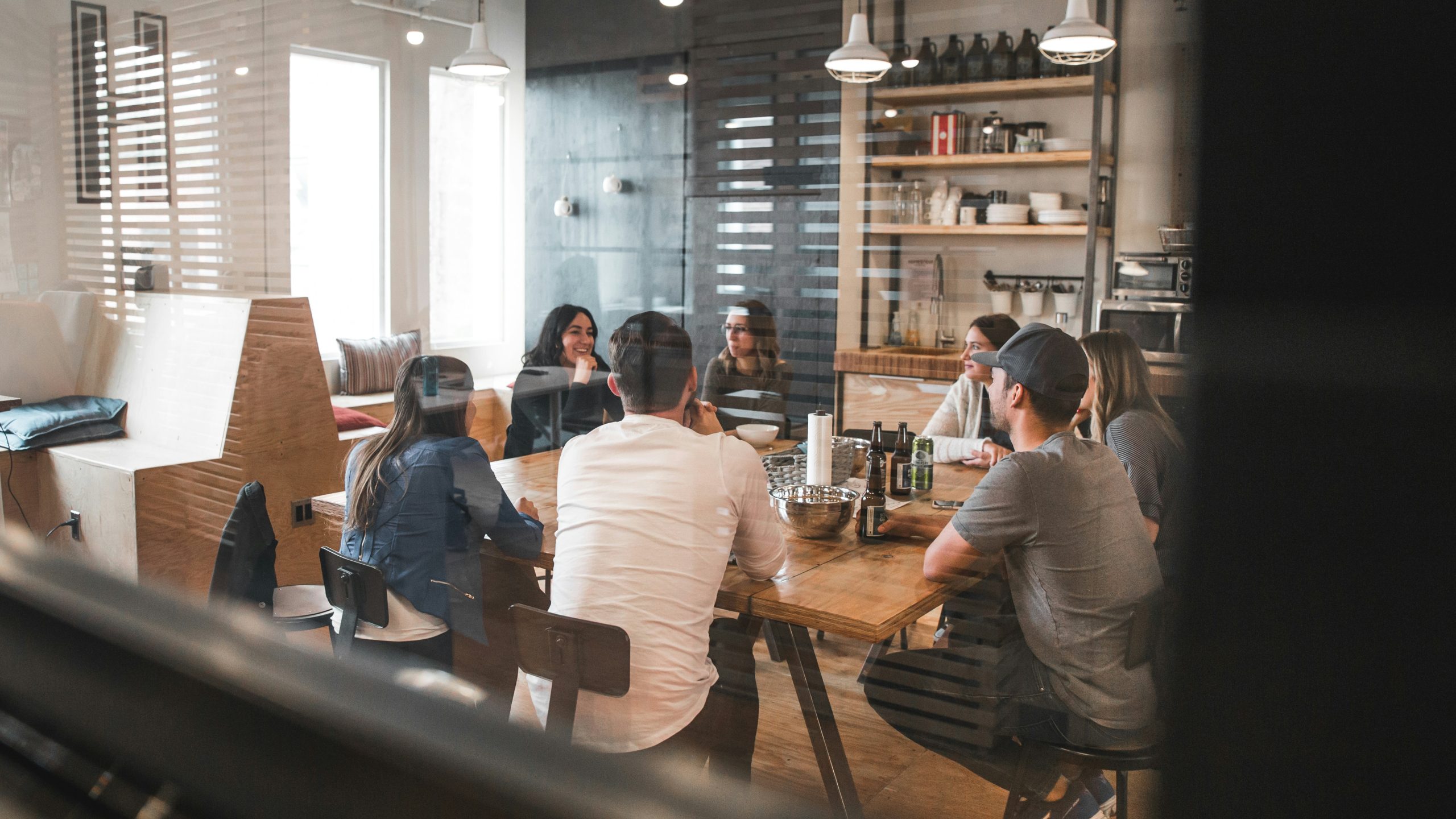 améliorez le bien-être au travail avec nos solutions et conseils pour créer un environnement professionnel plus sain et épanouissant.